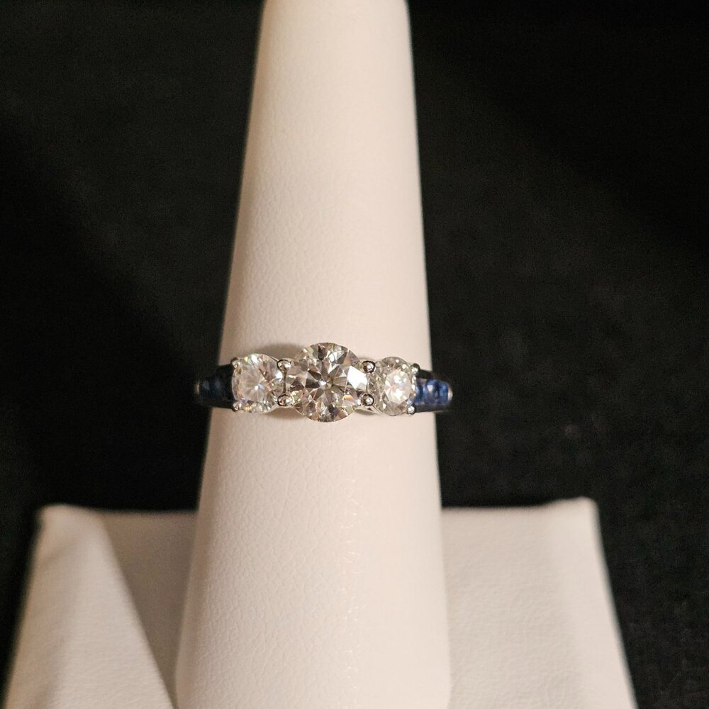 Gorgeous Moissanite 3 ring set. Size 8 - Picture 5 of 14